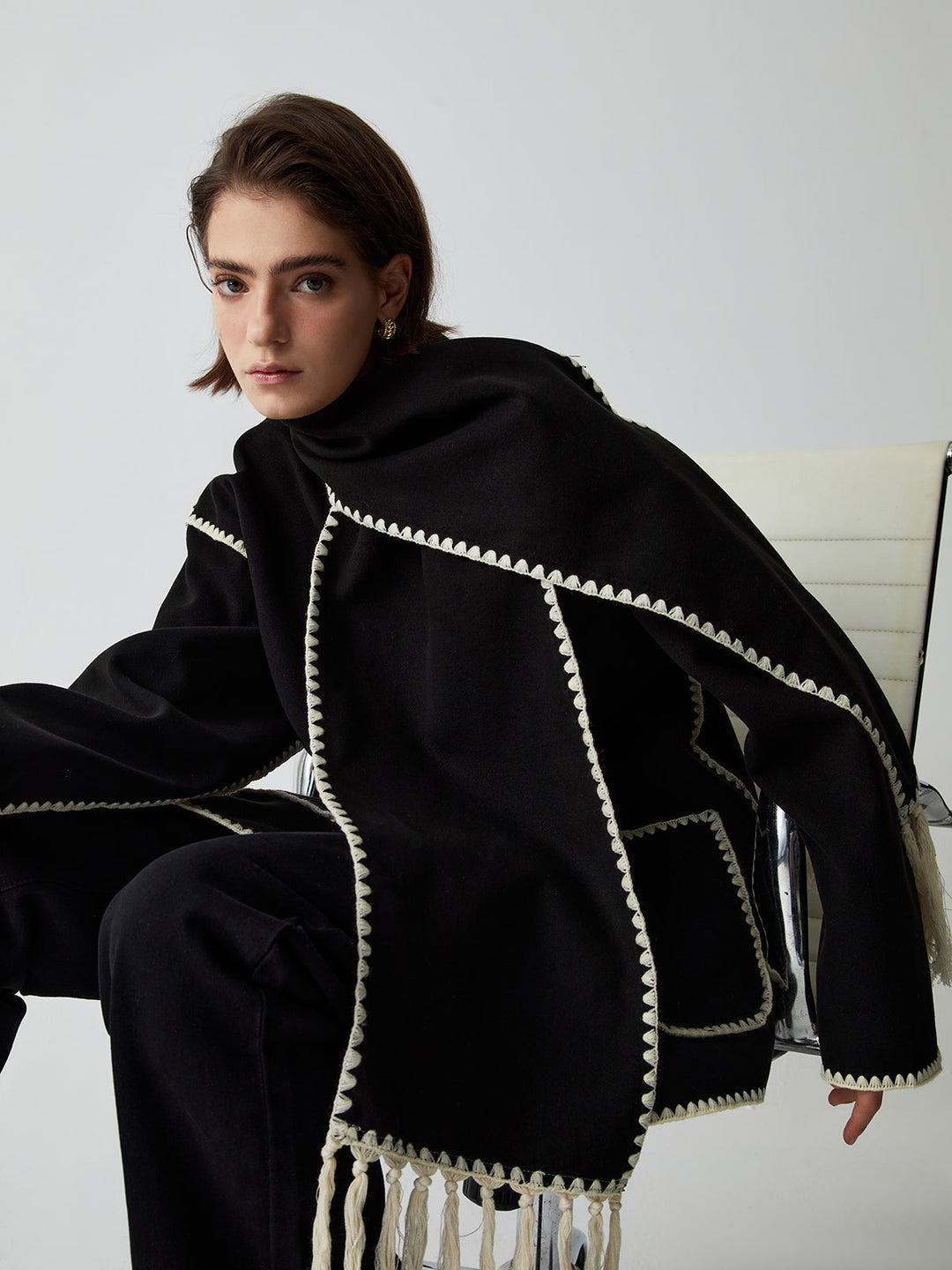 Veste Femme à Bordures Contrastées avec Écharpe Assortie