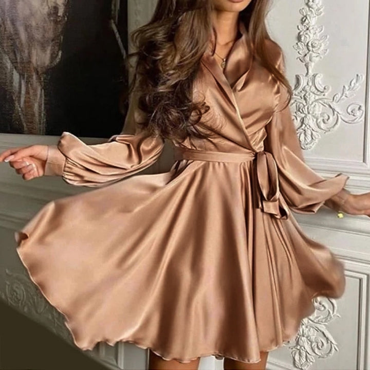 Robe courte élégante à manches longues pour femme