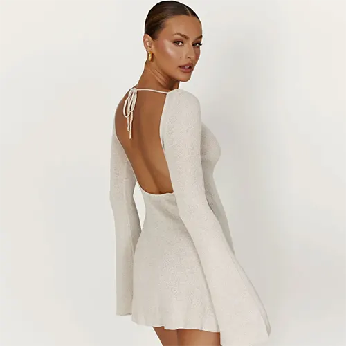 Robe courte à manches évasées pour femme