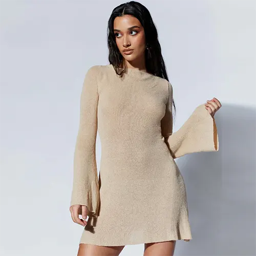 Robe courte à manches évasées pour femme