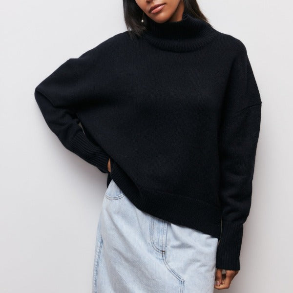 Pull oversize femme à col roulé moderne