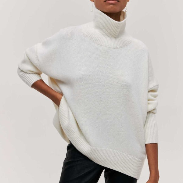Pull oversize femme à col roulé moderne