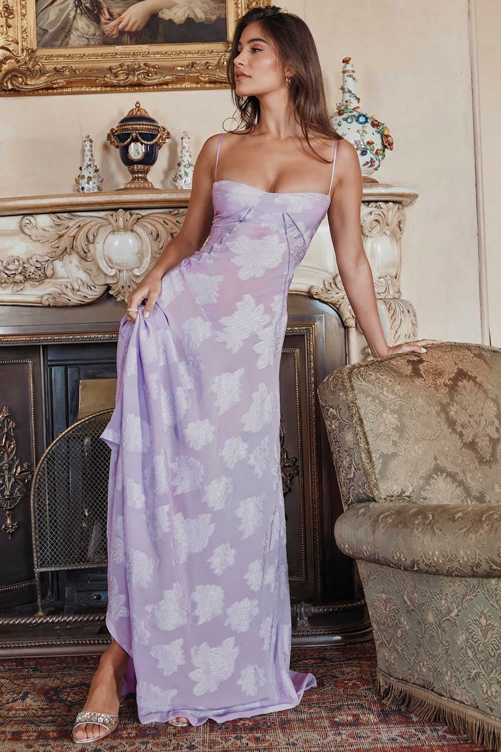 Robe longue en dentelle chic style corset