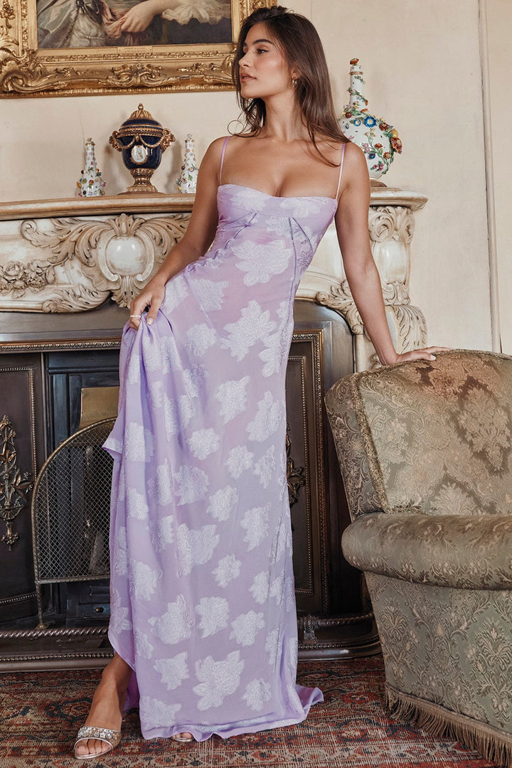 Robe longue en dentelle chic style corset