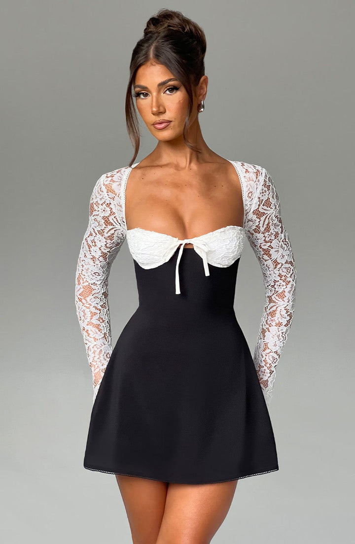 Robe courte femme chic à manches dentelle