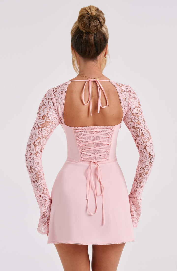 Robe courte femme chic à manches dentelle