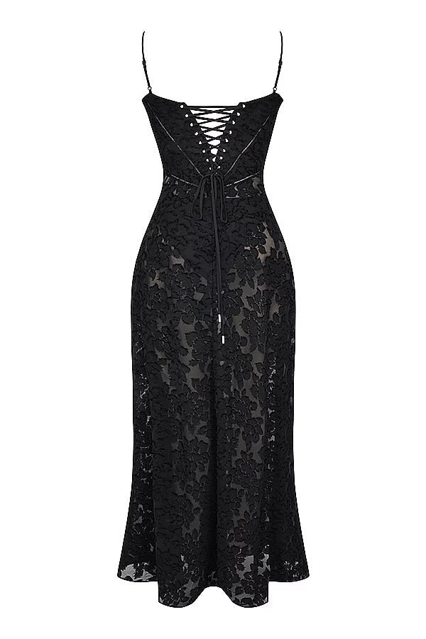Robe longue en dentelle chic style corset